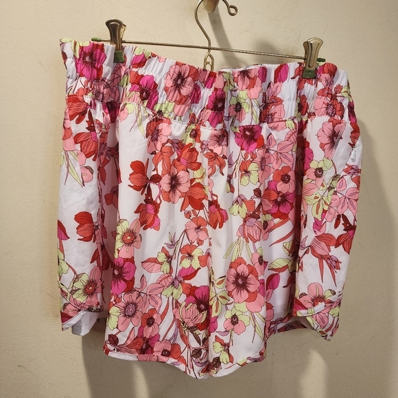 AVIA Women's Floral Drawnstring Athletic Short Size XXL (20) - Picture 5 of 10